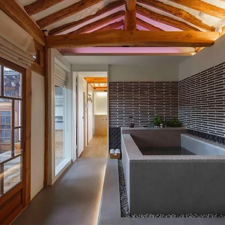 Bukchon Summit Villa