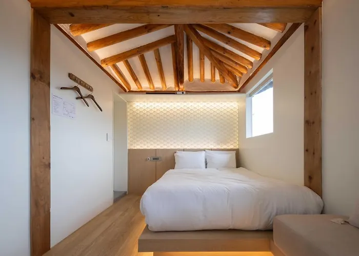 Luxury Hanok Bukchon Summit Seul