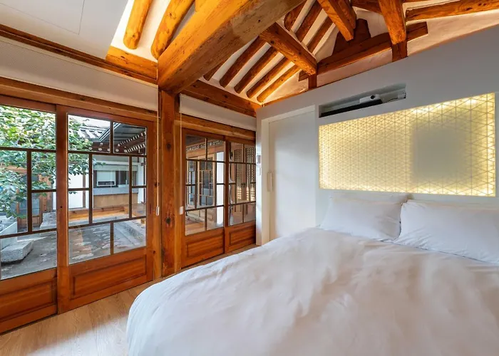 Villa Luxury Hanok Bukchon Summit Seul