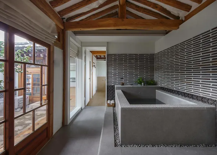 Villa Luxury Hanok Bukchon Summit Seul